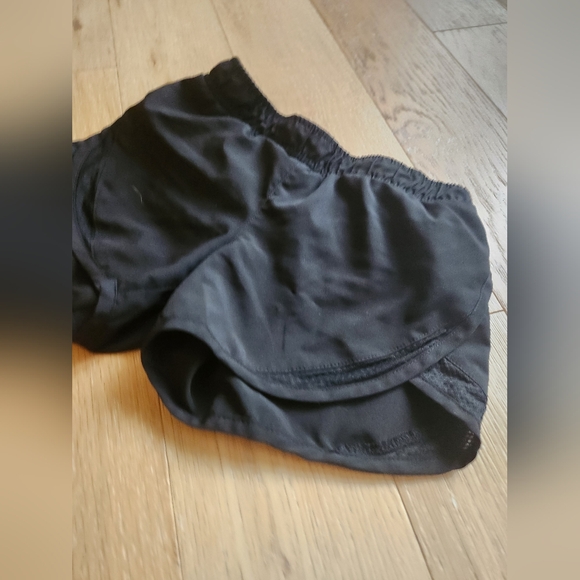 OLD NAVY | Black running shorts - Picture 2 of 5